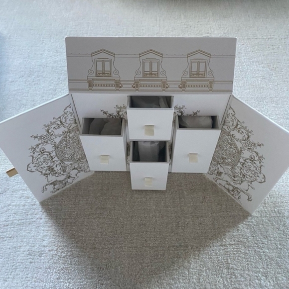 Dior Beauty Gift Set - Picture 2 of 6